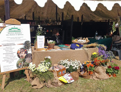 Primavera alla Landriana. Stand della Scuola Agraria del Parco di Monza