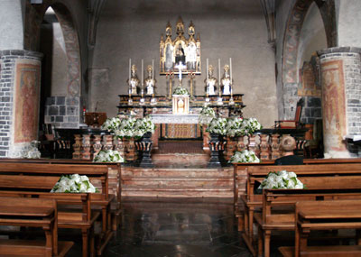 Chiesa di San Giorgio a Varenna, rendering allestimento floreale interno